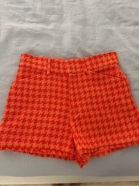 Zara women’s shorts
Gorgeous orange gingham 
Size XS 
Smoke free home